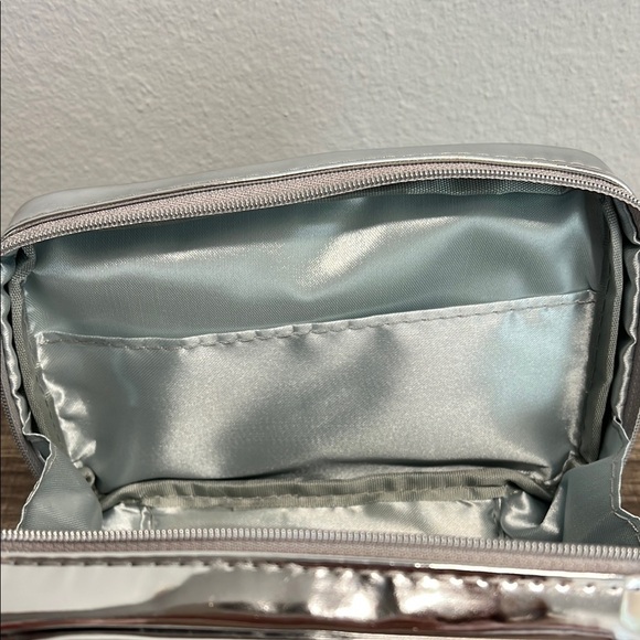 Red Embroidered Sardine Can Cosmetic Bag 🐟 ♥️ - Picture 6 of 10